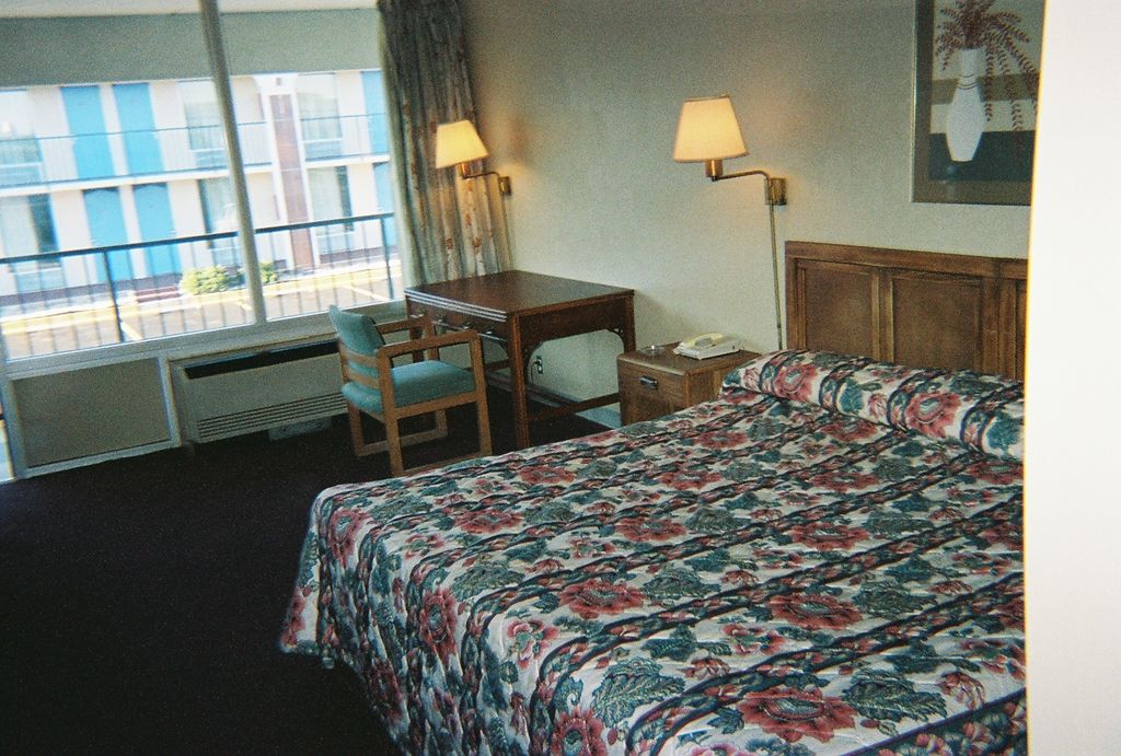 Royal Extended Stay Alcoa Room photo