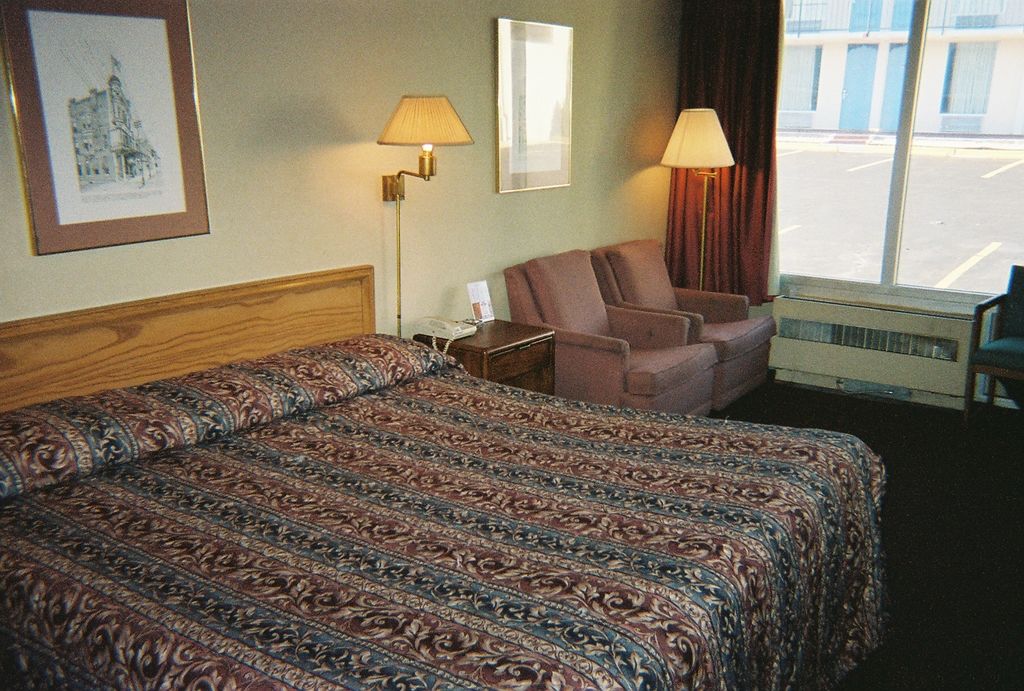 Royal Extended Stay Alcoa Room photo